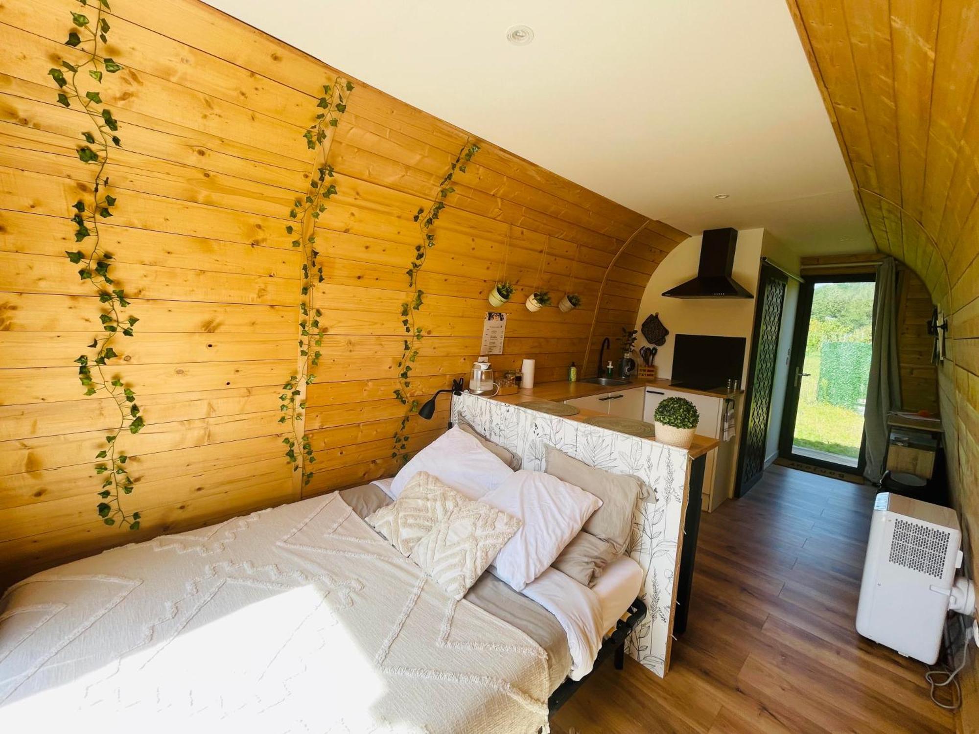 Logement Insolite : La Ruche Verte Monts-sur-Guesnes Esterno foto