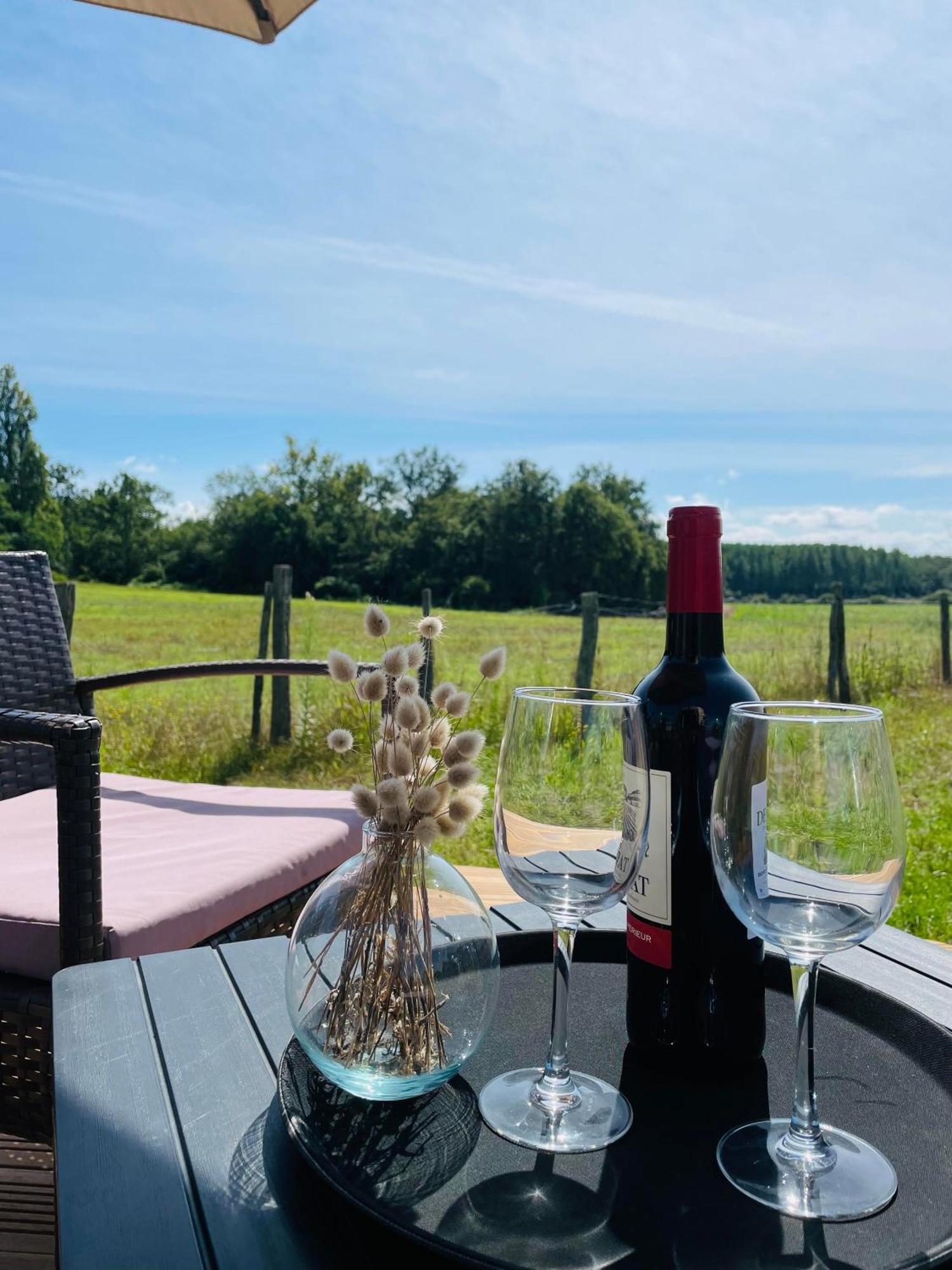 Logement Insolite : La Ruche Verte Monts-sur-Guesnes Esterno foto